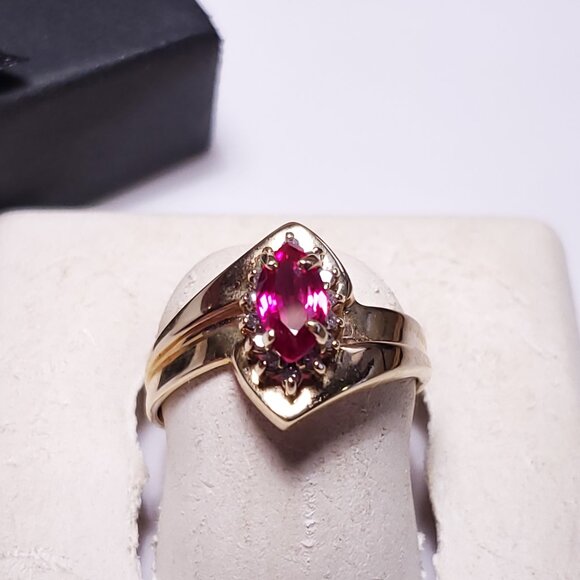 Estate .54ctw Marquise Lab Created Ruby/Natural Diamond 10Kt YG offset Ring22899 - Picture 1 of 6
